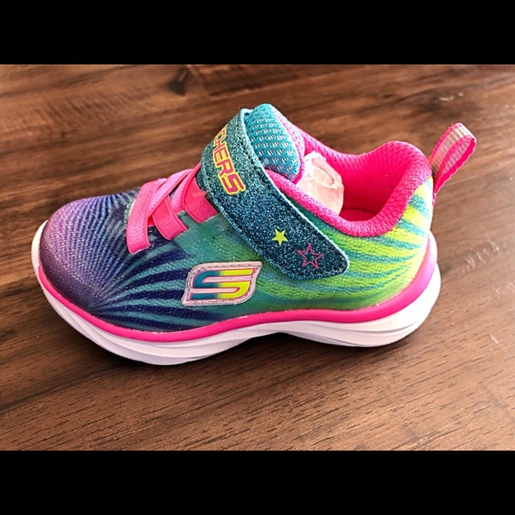 little girls sketchers